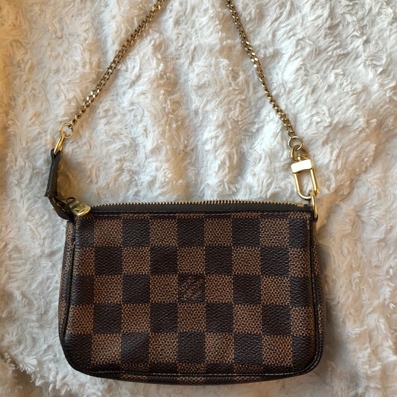 SOLD - Louis Vuitton Mini Pochette Accessoires - Picture 5 of 8